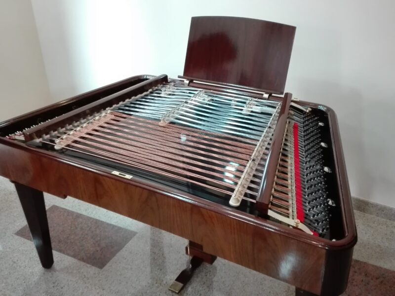 Sima rámás koncert cimbalom sötét dió színben