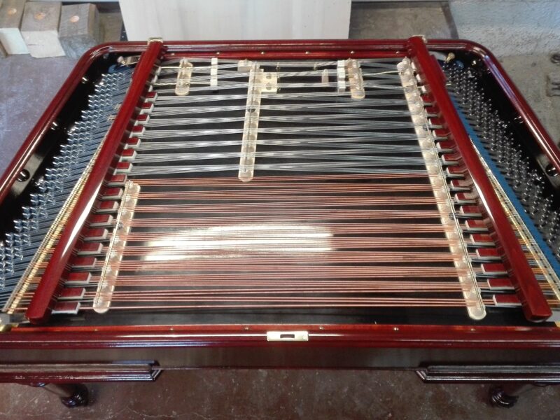 Cimbalom with upper damper system, and with longer pedals, in mahagony colour